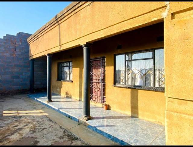 3 BEDROOM HOUSE FOR SALE IN LANGAVILLE